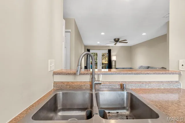 $145,000 | 944 Sugar Lake Court, Unit 7, St. Peters, MO 63376