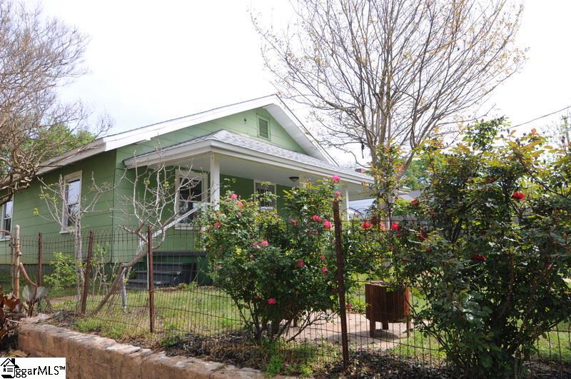 202 Pendleton Road Greenville, SC 29611 - Photo 2 of 20 Gallery Image 2