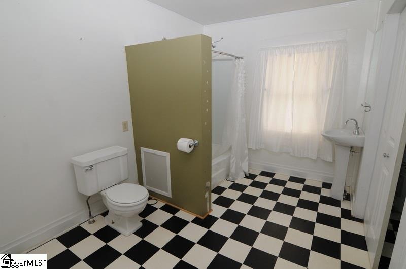 202 Pendleton Road Greenville, SC 29611 - Photo 13 of 20 Gallery Image 13