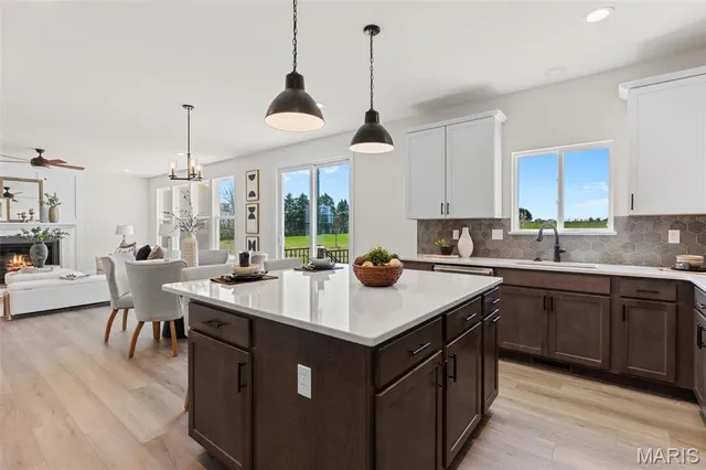 $599,900 | 116 Cedarstone Drive, Dardenne Prairie, MO 63368