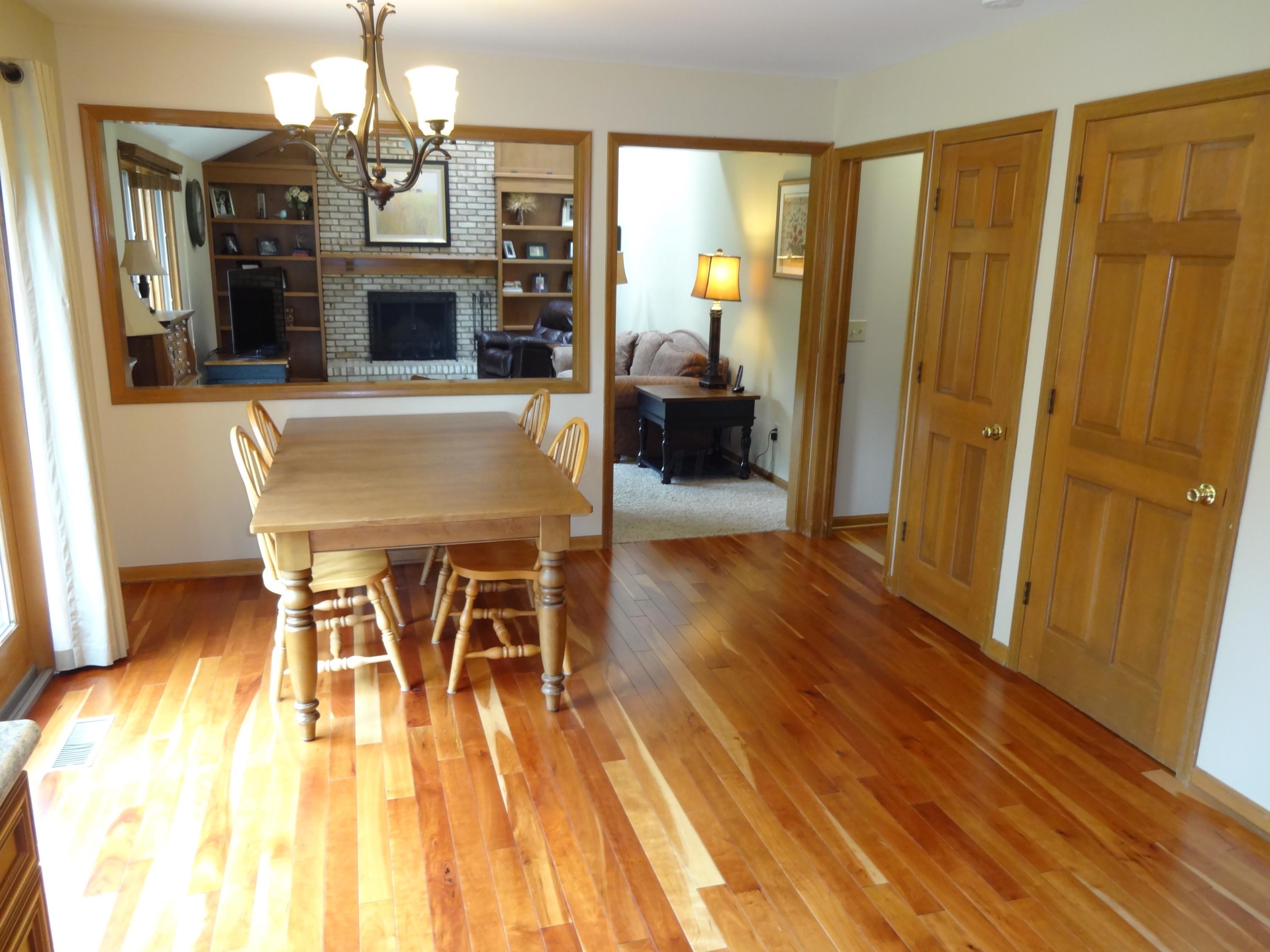 1093 Ridge Place Columbus, OH 43230 - Photo 11 of 70 Gallery Image 11
