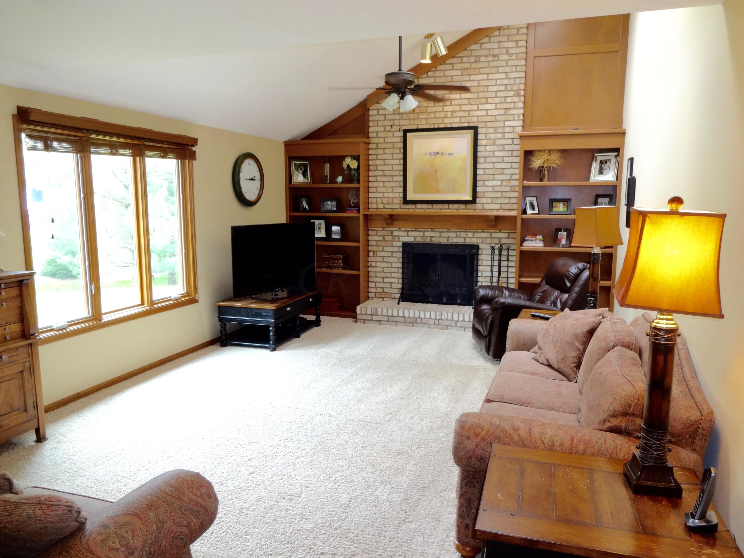 1093 Ridge Place Columbus, OH 43230 - Photo 12 of 70 Gallery Image 12