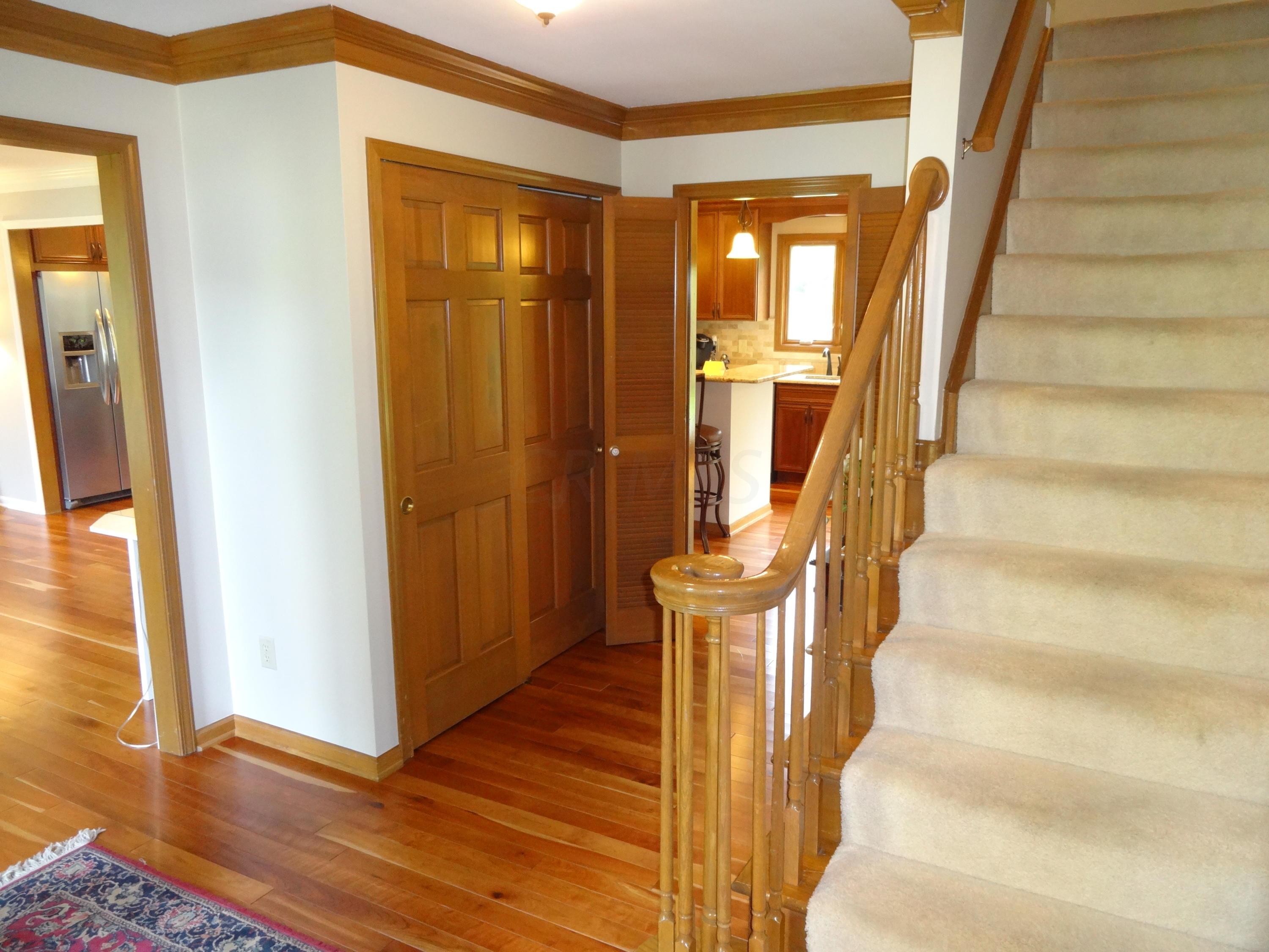 1093 Ridge Place Columbus, OH 43230 - Photo 18 of 70 Gallery Image 18