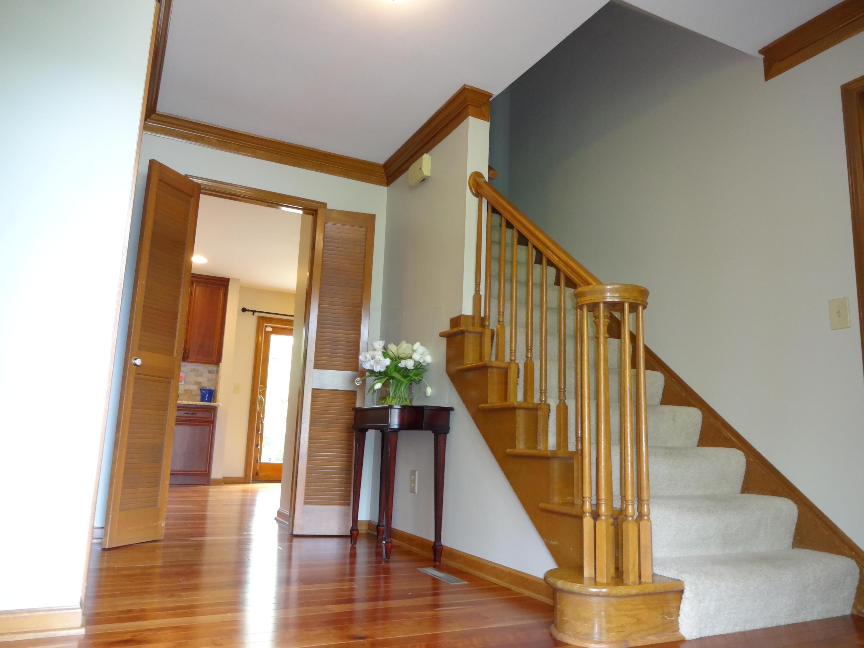 1093 Ridge Place Columbus, OH 43230 - Photo 20 of 70 Gallery Image 20