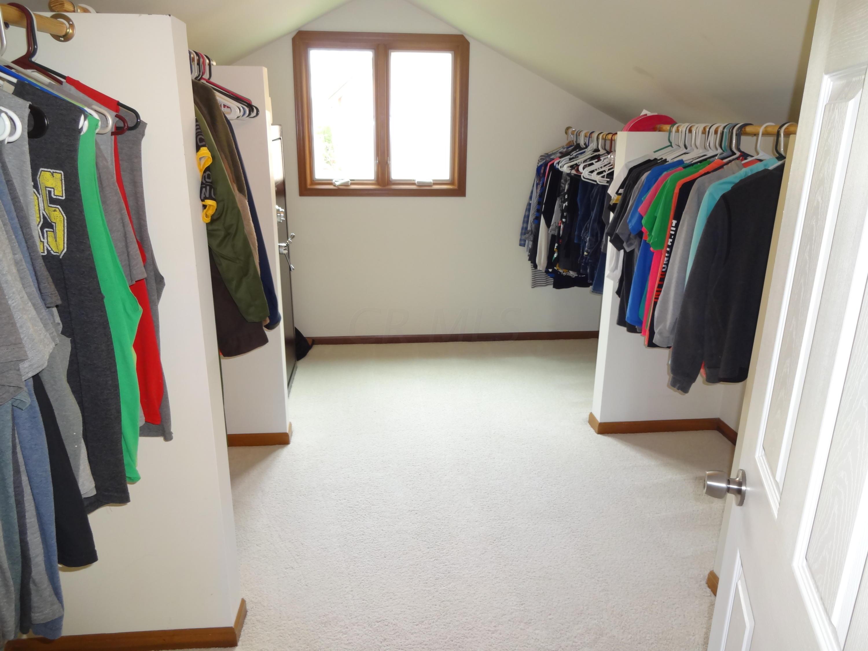 1093 Ridge Place Columbus, OH 43230 - Photo 24 of 70 Gallery Image 24