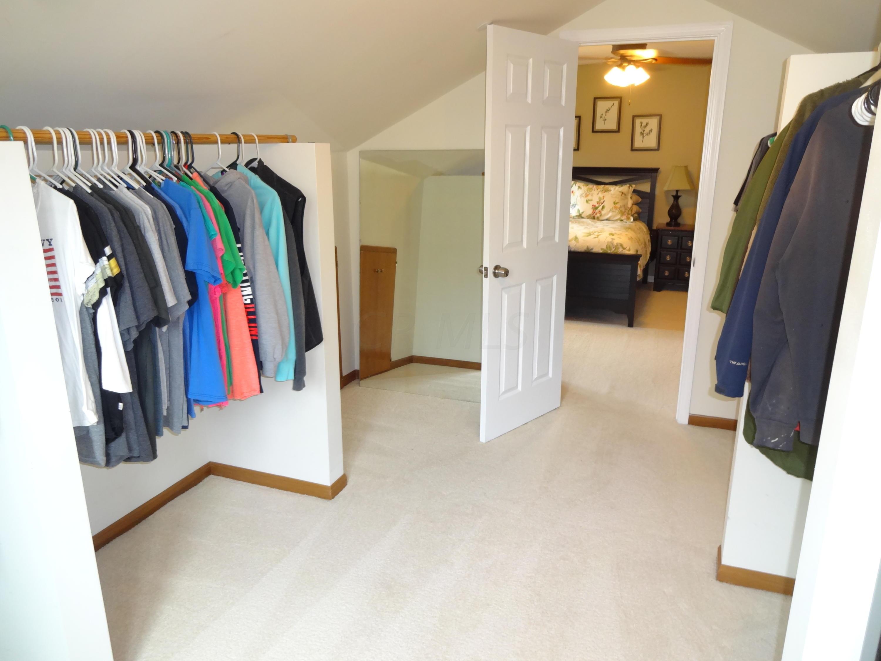 1093 Ridge Place Columbus, OH 43230 - Photo 25 of 70 Gallery Image 25