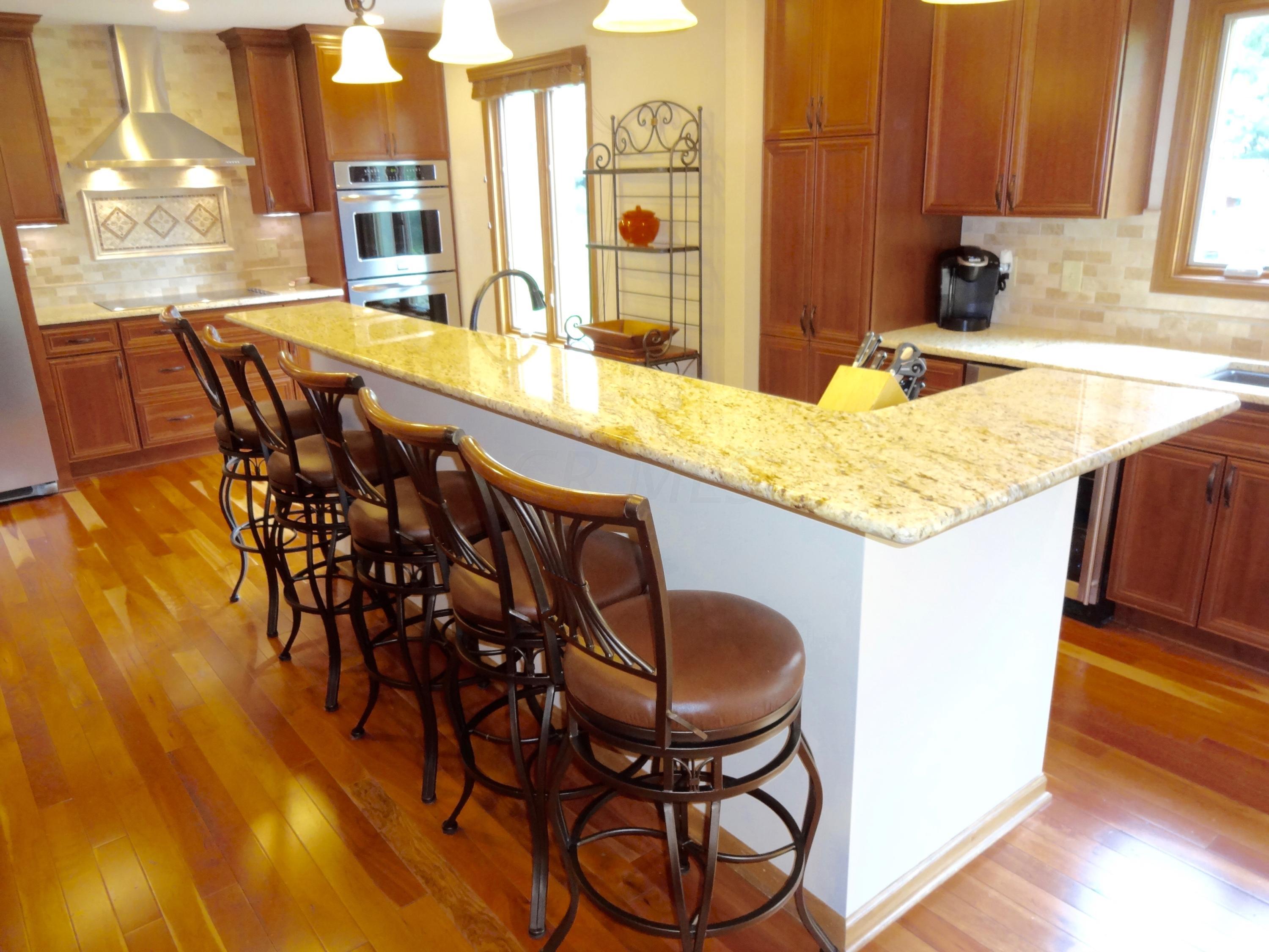 1093 Ridge Place Columbus, OH 43230 - Photo 4 of 70 Gallery Image 4