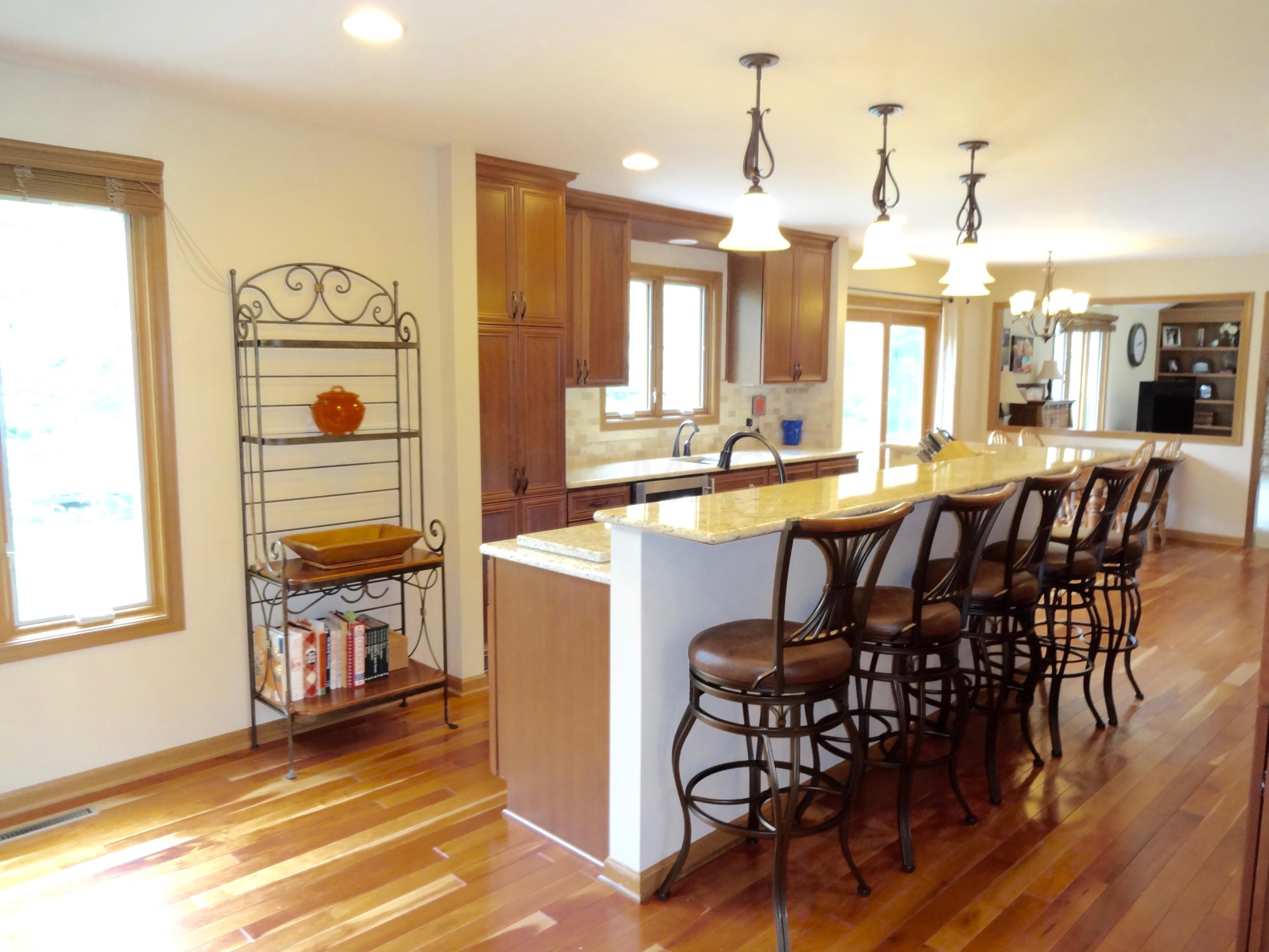 1093 Ridge Place Columbus, OH 43230 - Photo 7 of 70 Gallery Image 7