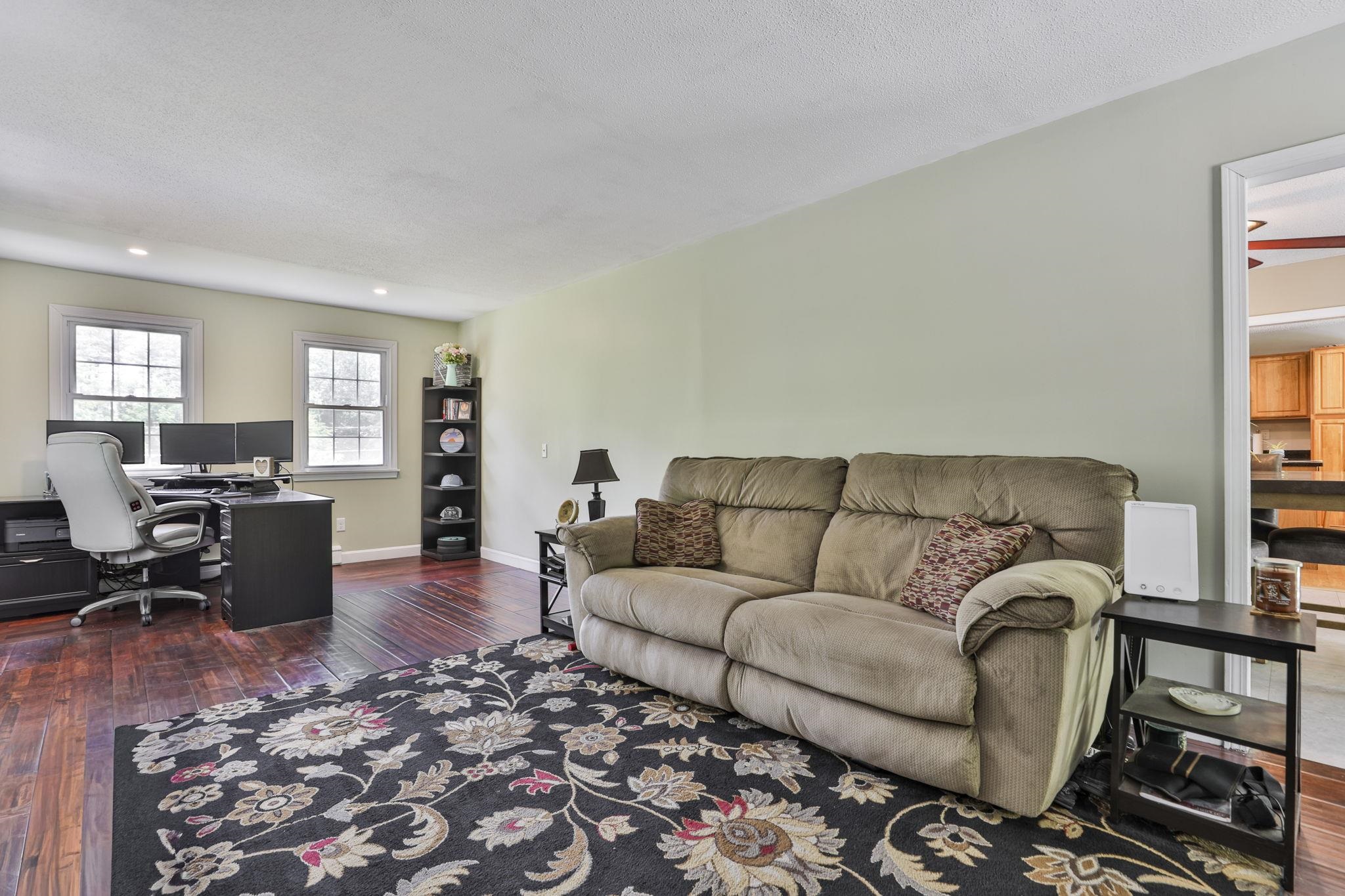 15 Castle Hill Road Pelham, NH 03076 - Photo 30 of 47