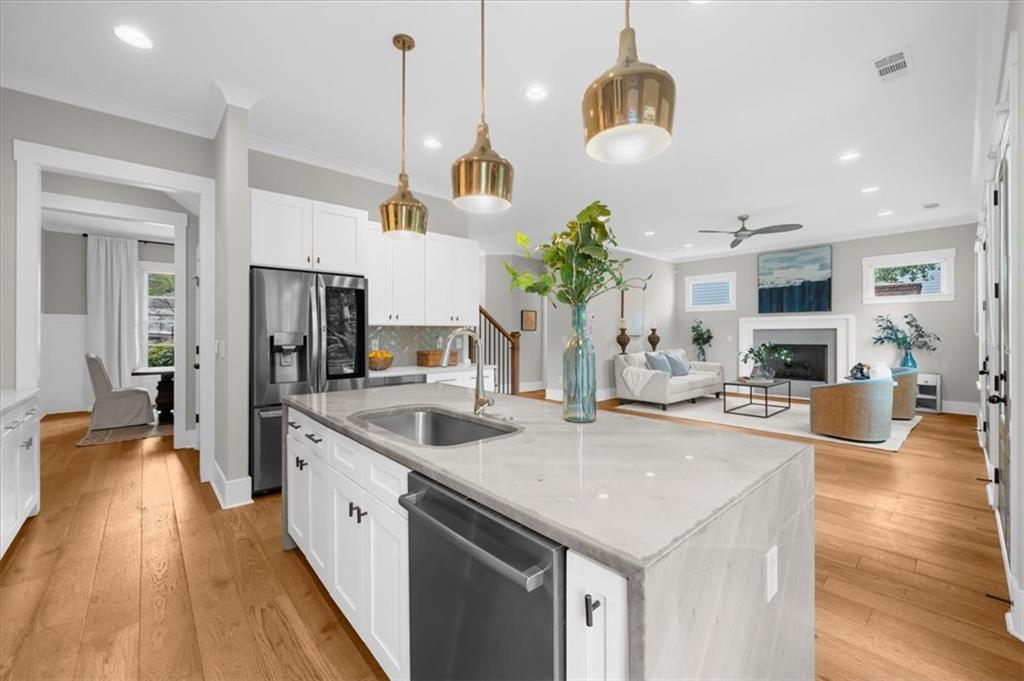 374 Norcross Street Roswell, GA 30075 - Photo 7 of 39 Gallery Image 7