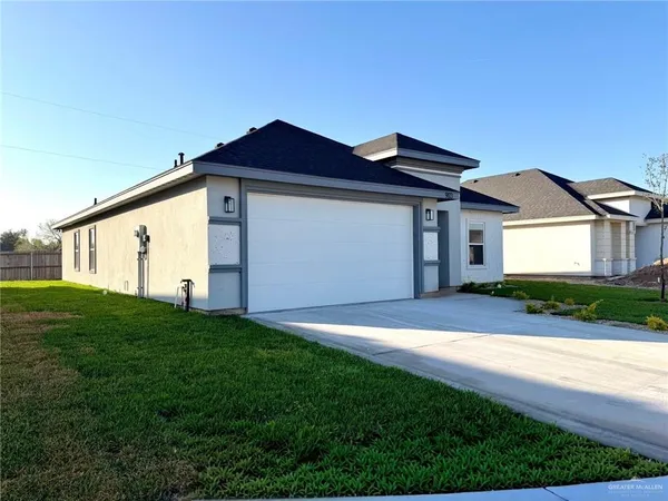 $1,950 | 903 La Laguna Road, Mission, TX 78572