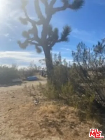 a view of outside area