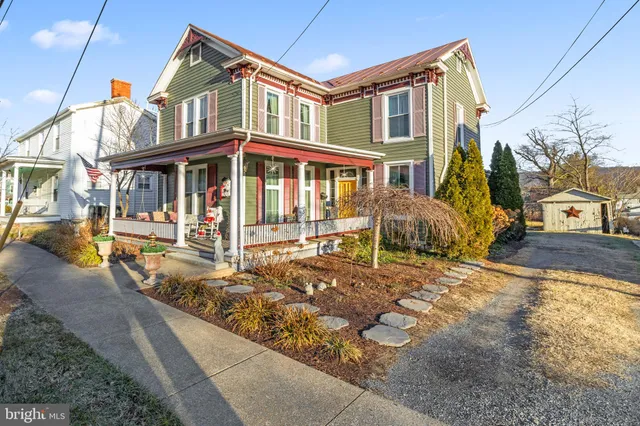 $589,000 | 207 South Muhlenberg Street, Woodstock, VA 22664