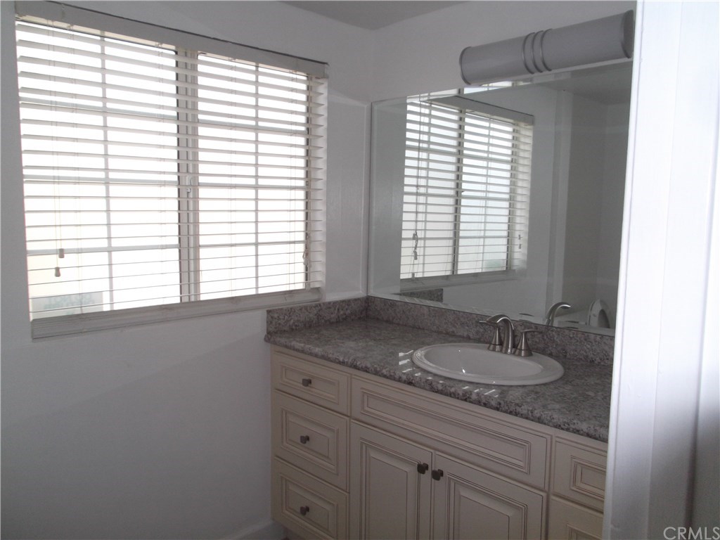 29218 Indian Valley Road Rancho Palos Verdes, CA 90275 - Photo 10 of 24 Gallery Image 10