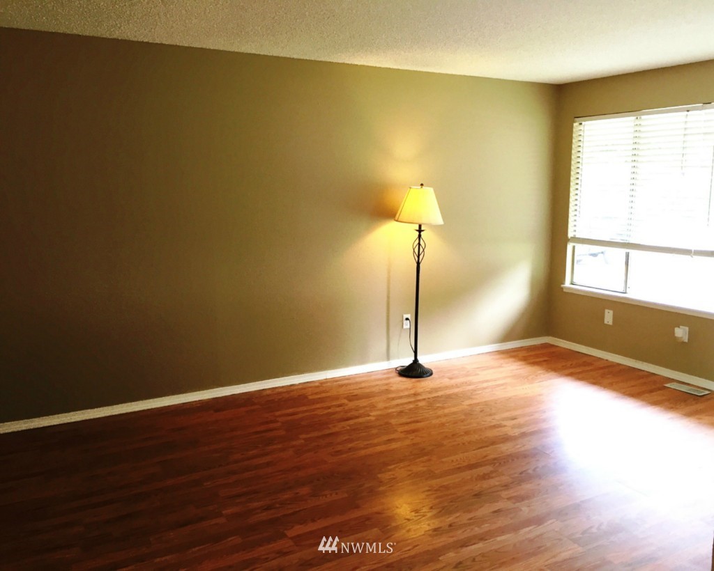 708 216th Street Southwest Bothell, WA 98021 - Photo 2 of 12