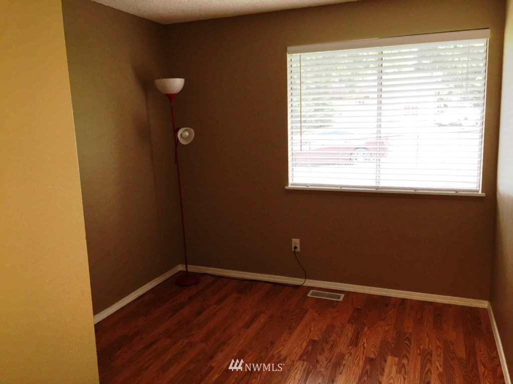 708 216th Street Southwest Bothell, WA 98021 - Photo 6 of 12
