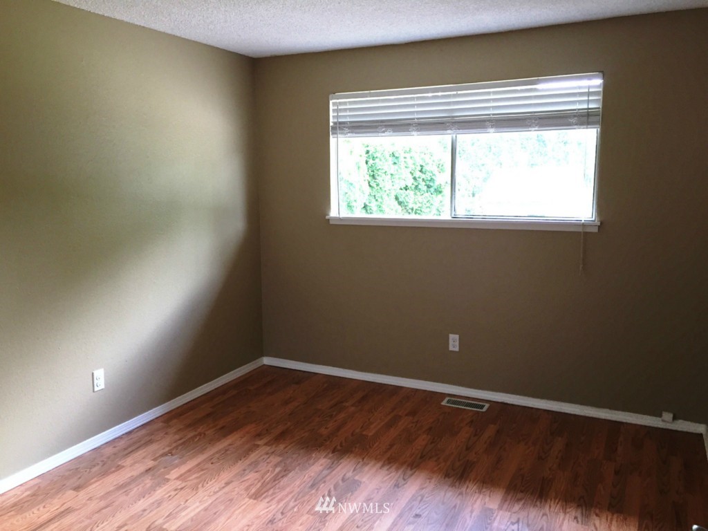 708 216th Street Southwest Bothell, WA 98021 - Photo 7 of 12