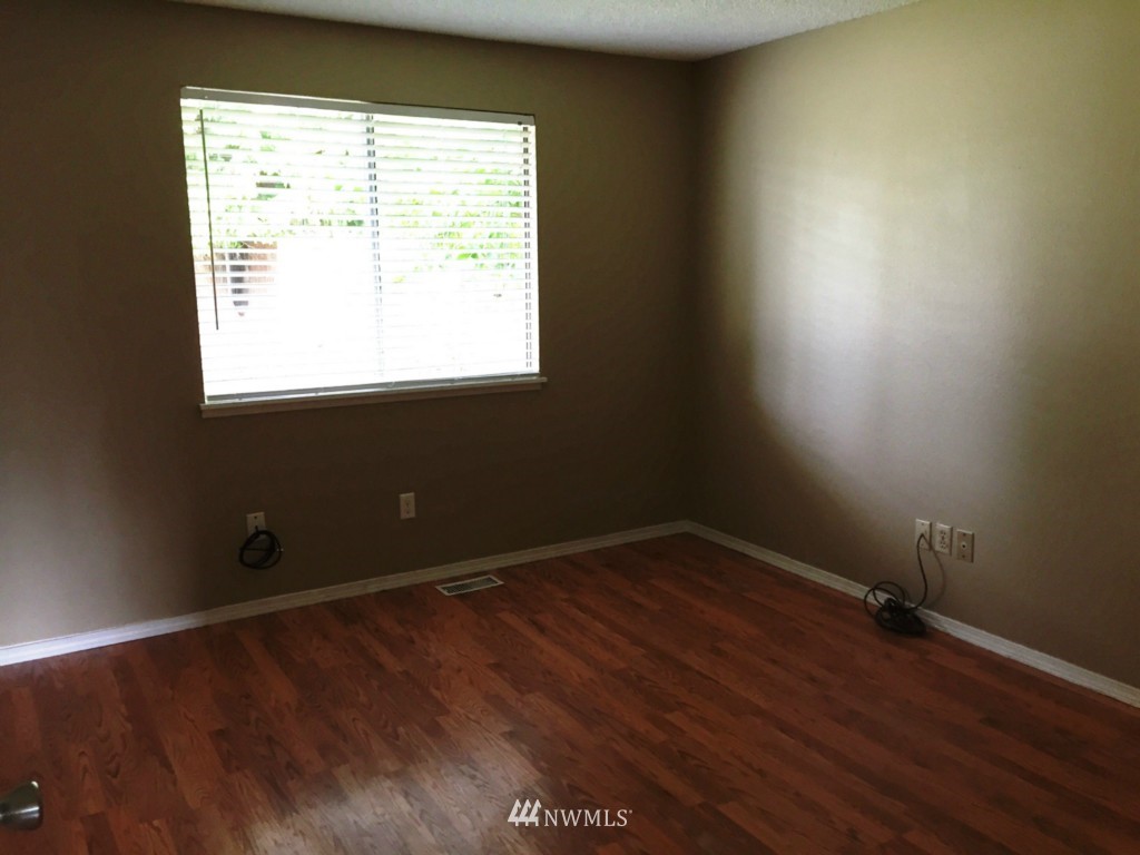 708 216th Street Southwest Bothell, WA 98021 - Photo 8 of 12