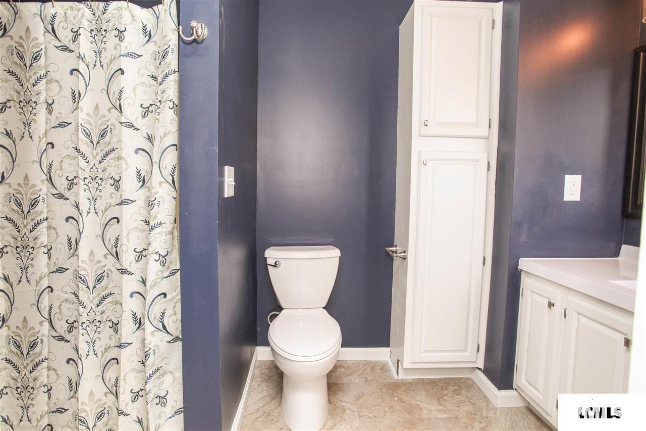 2358 Railsplitter Avenue Lincoln, IL 62656 - Photo 16 of 24 Gallery Image 16