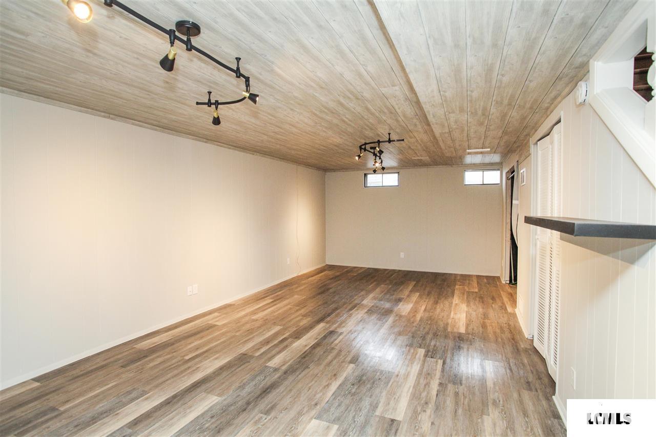 2358 Railsplitter Avenue Lincoln, IL 62656 - Photo 19 of 24 Gallery Image 19