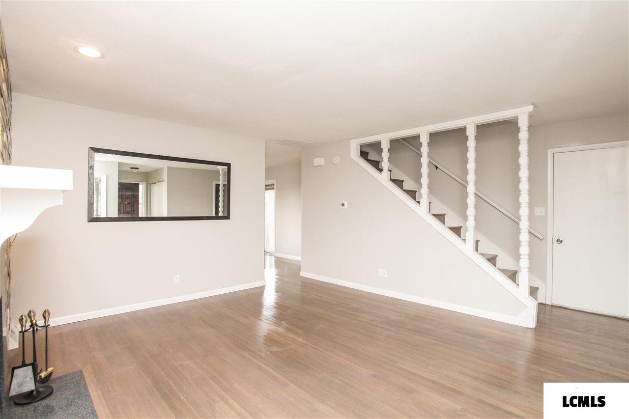 2358 Railsplitter Avenue Lincoln, IL 62656 - Photo 2 of 24 Gallery Image 2