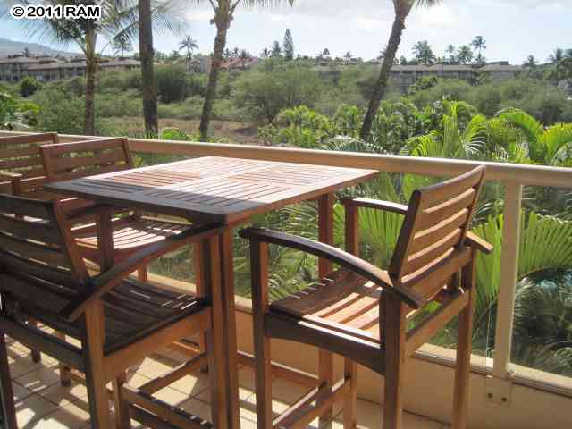 2575 South Kihei Road, Unit G307 Kihei, HI 96753 - Photo 12 of 25 a view of outdoor space with seating area
