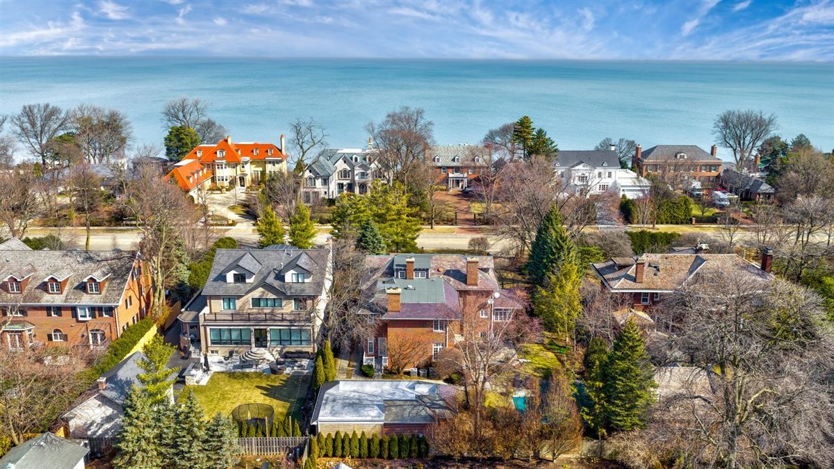 224 Sheridan Road Kenilworth, IL 60043 - Photo 2 of 62