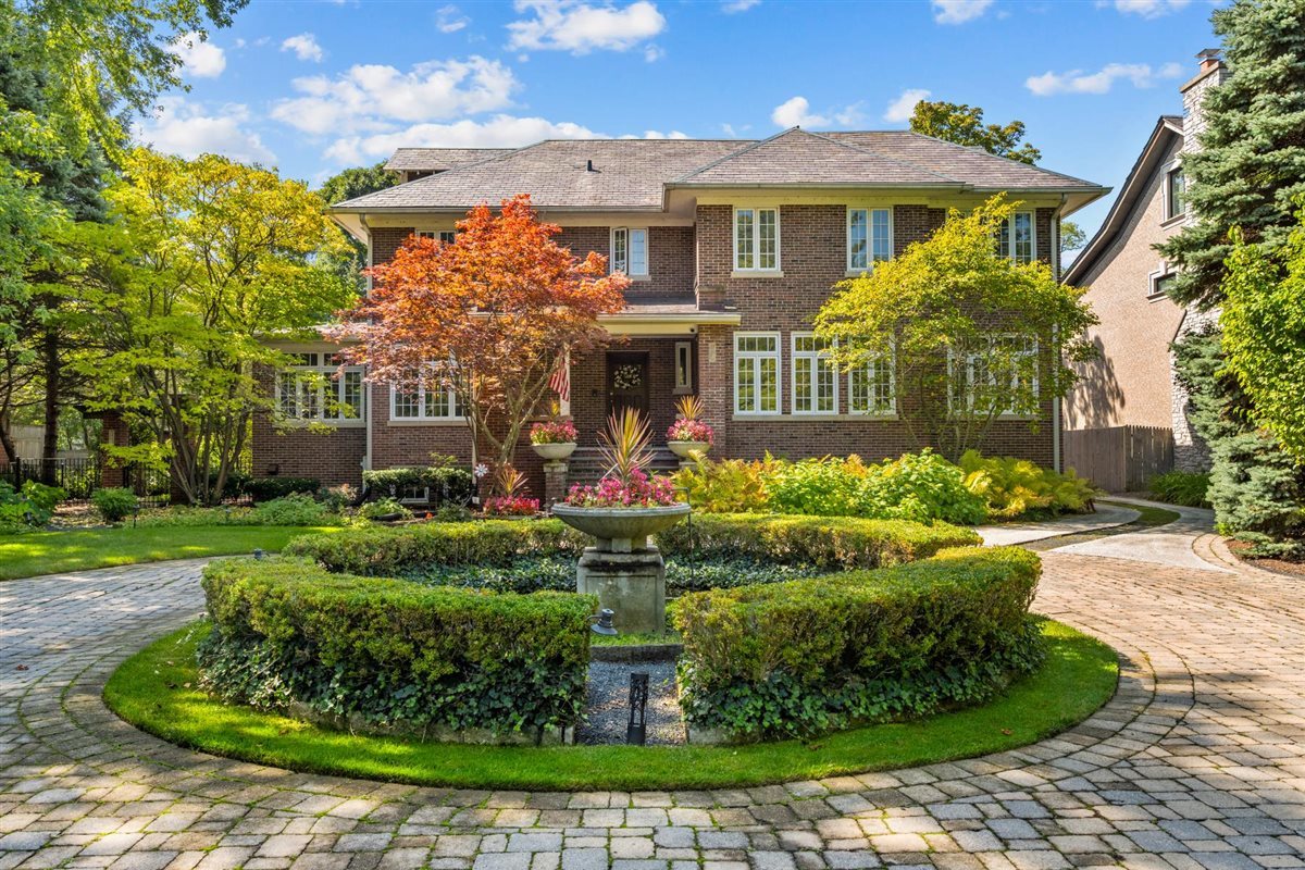 224 Sheridan Road Kenilworth, IL 60043 - Photo 4 of 62 front view of a house