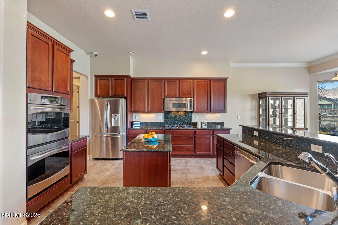 9325 Wrenwood Court Reno, NV 89523 - Photo 7 of 34 kitchen island with fruit