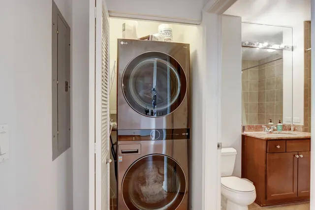 $325,000 | 233 East 13th Street, Unit 1008, Chicago, IL 60605