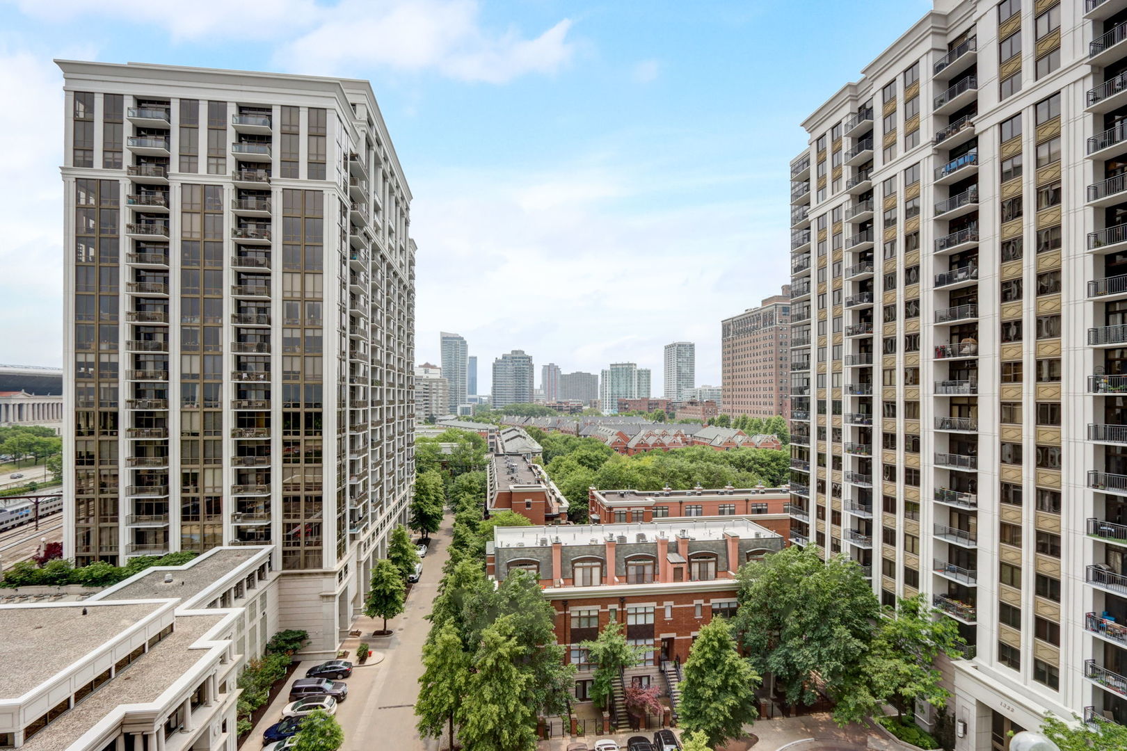 233 East 13th Street, Unit 1008 Chicago, IL 60605 - Photo 14 of 27 a view of a city with tall buildings