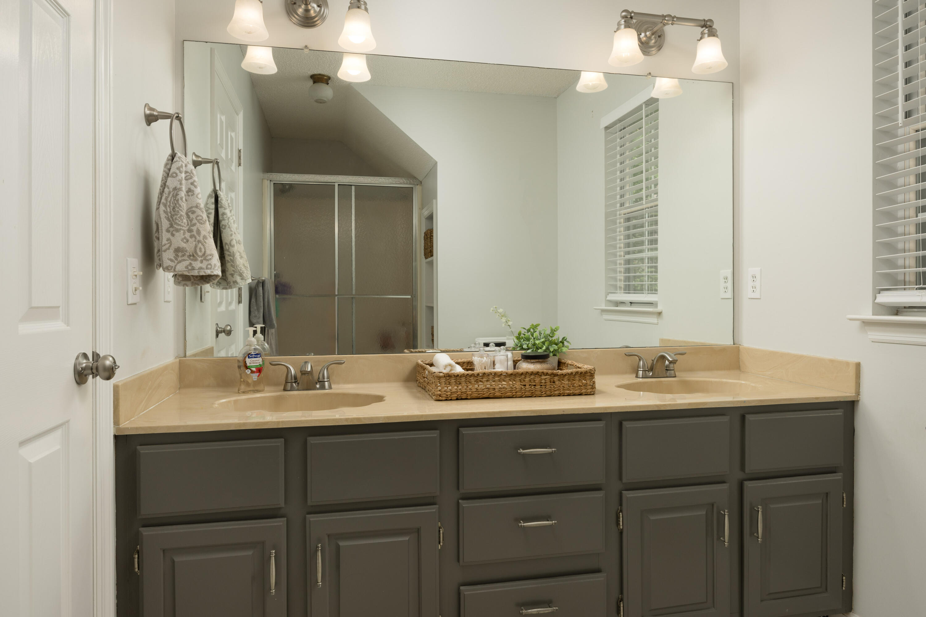 7382 Applegate Lane Chattanooga, TN 37421 - Photo 26 of 38 Full bath