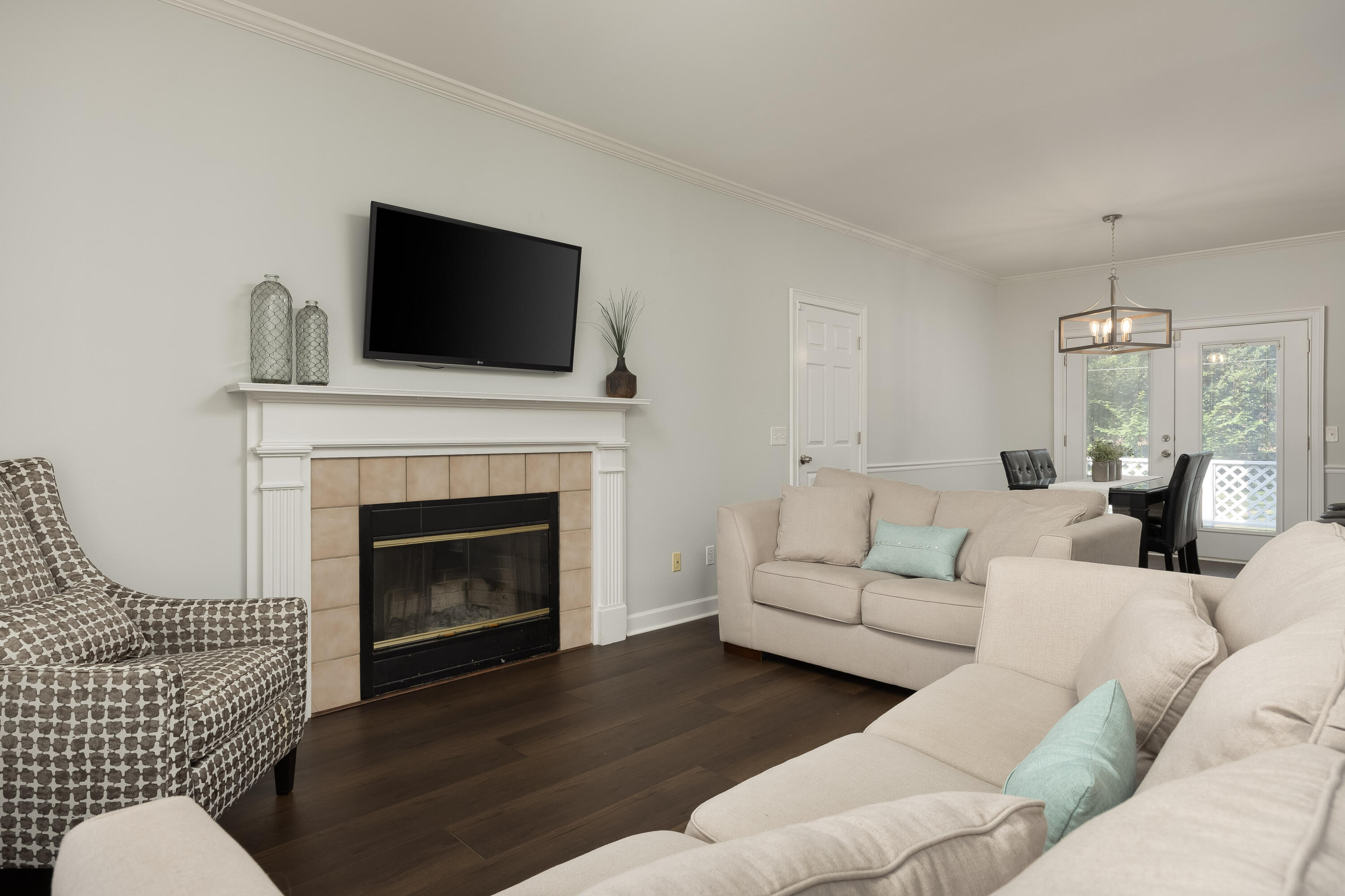 7382 Applegate Lane Chattanooga, TN 37421 - Photo 10 of 38 Living room