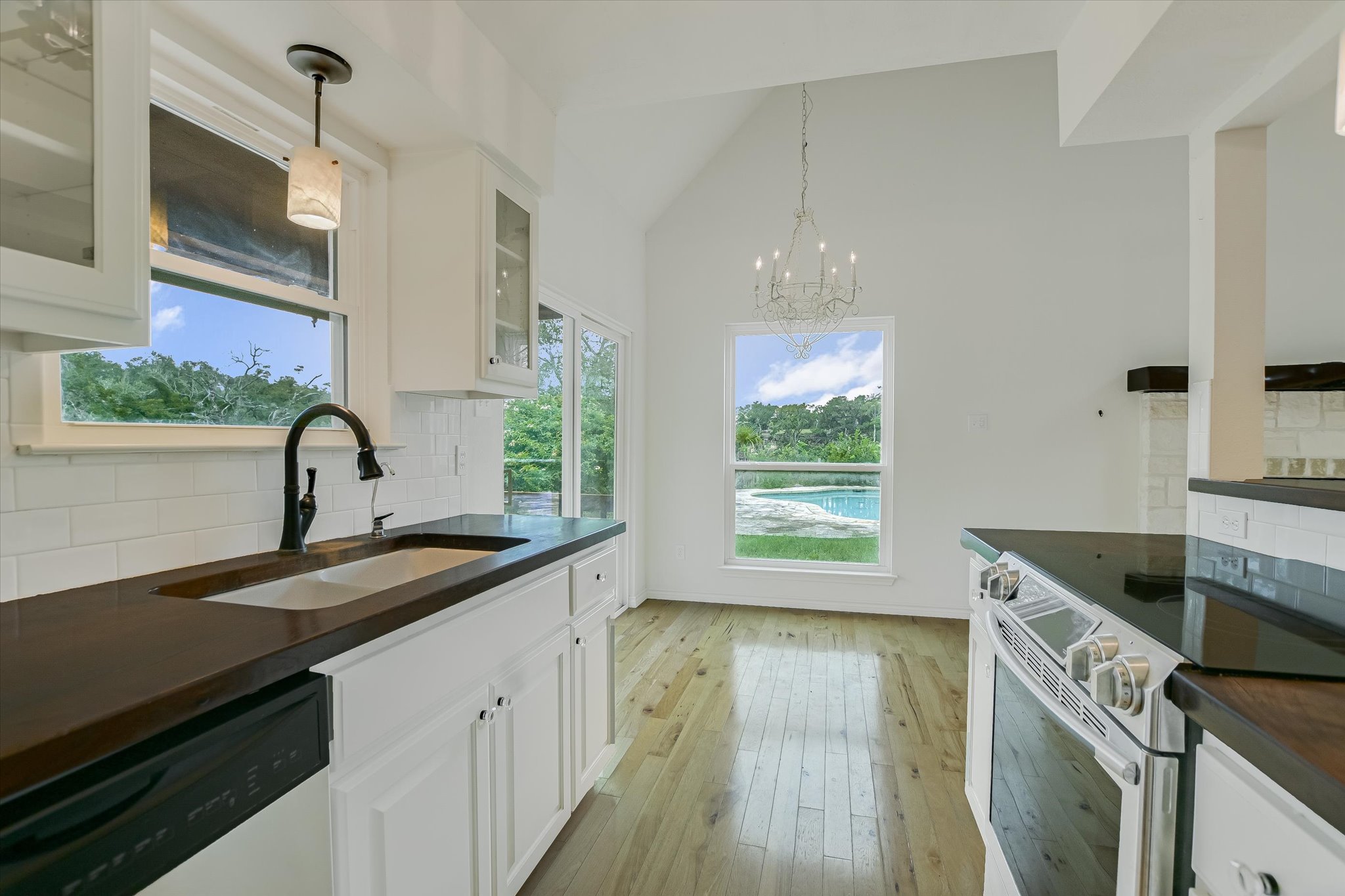 2355 Sandy Point Road Wimberley, TX 78676 - Photo 10 of 27 Gallery Image 10