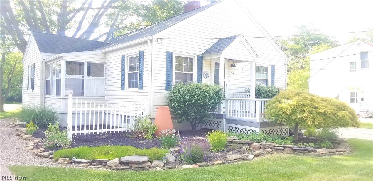 240 Root Road Lorain, OH 44052 - Photo 3 of 25