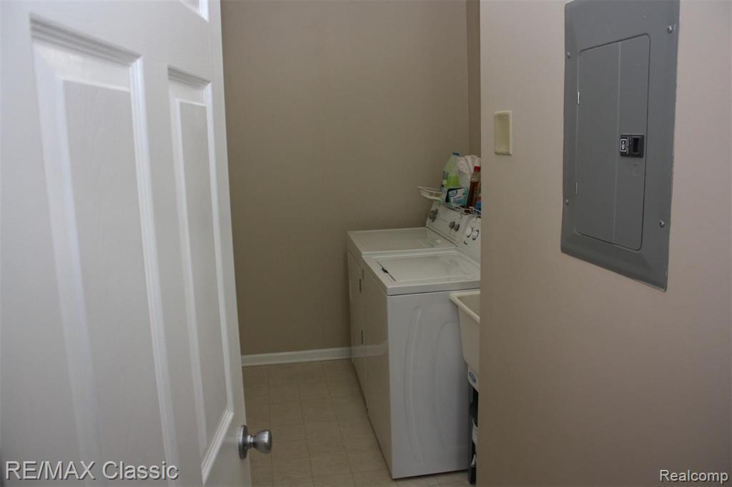 1873 Flagstone Circle Rochester, MI 48307 - Photo 12 of 13 Gallery Image 12