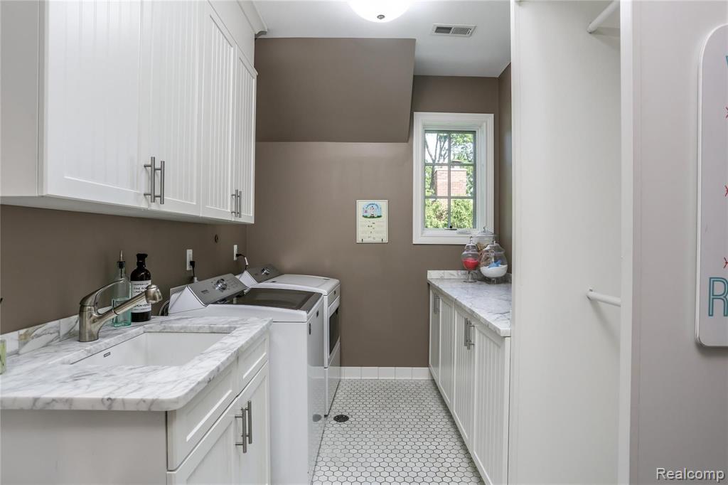 375 Glengarry Road Bloomfield Hills, MI 48301 - Photo 25 of 38 Gallery Image 25