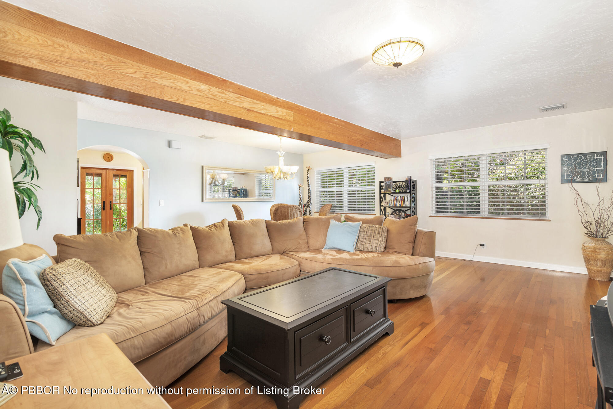236 Avila Road West Palm Beach, FL 33405 - Photo 7 of 23 Living Room