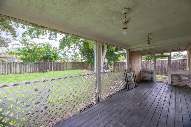 $485,000 | 2900 North 73rd Avenue, Hollywood, FL 33024