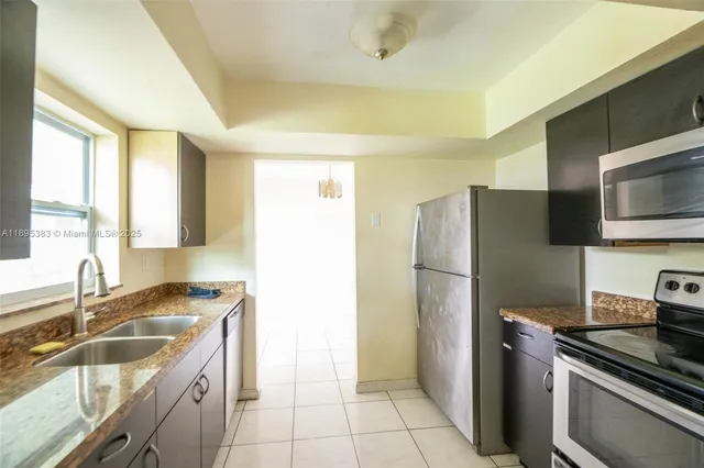 $485,000 | 2900 North 73rd Avenue, Hollywood, FL 33024