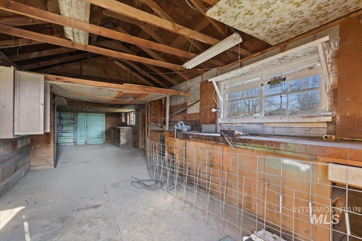 916 East Liberty Street Weiser, ID 83672 - Photo 8 of 34