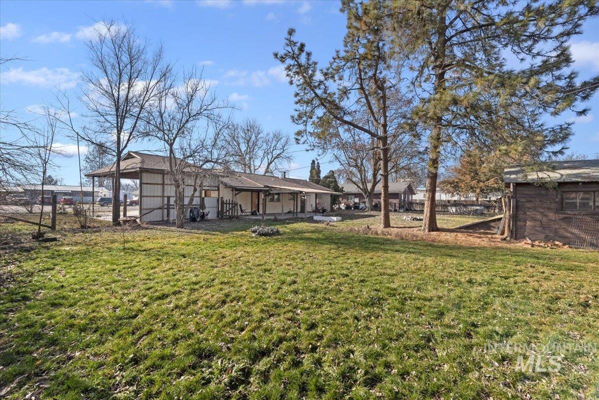 916 East Liberty Street Weiser, ID 83672 - Photo 10 of 34