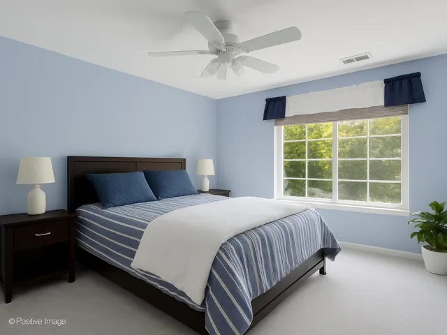 $369,900 | 31104 Carpenter Court, Warrenville, IL 60555