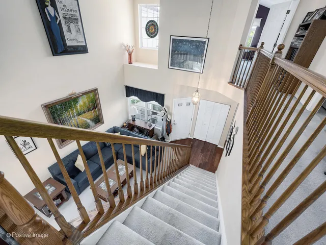 $369,900 | 31104 Carpenter Court, Warrenville, IL 60555