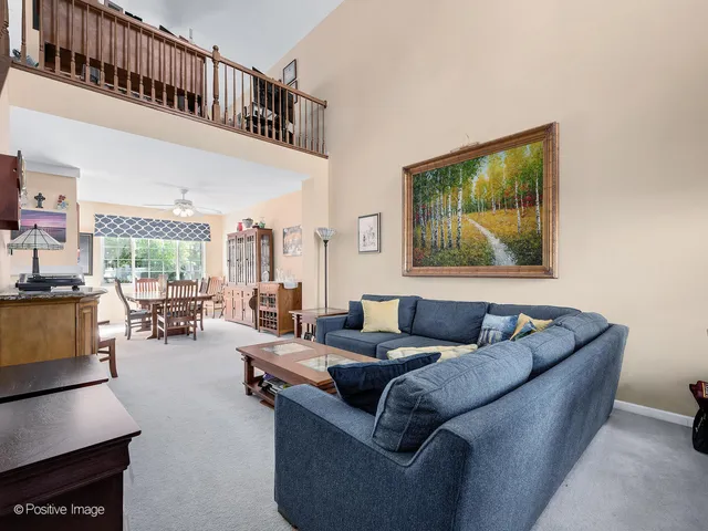 $369,900 | 31104 Carpenter Court, Warrenville, IL 60555