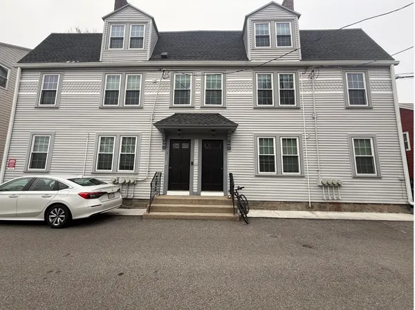 $3,600 | 5 High St Place, Unit 2, Brookline, MA 02445