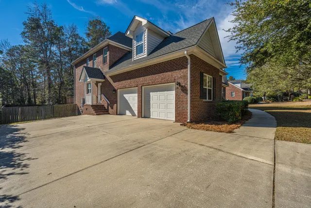 $925,000 | 329 Ayers Circle, Summerville, SC 29485