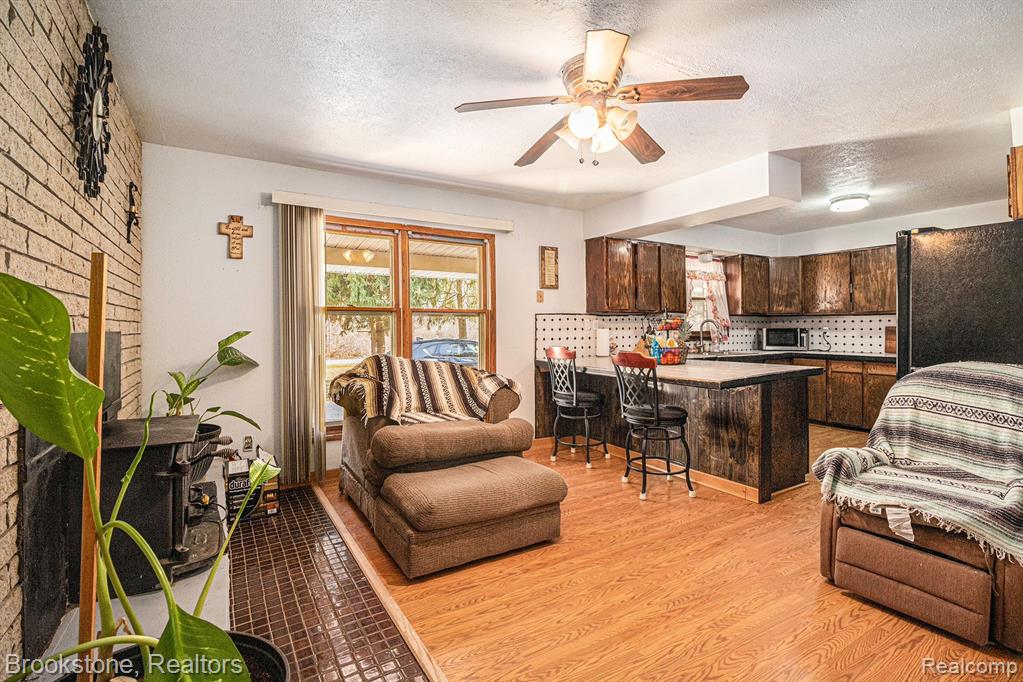 28340 Elwell Road Belleville, MI 48111 - Photo 13 of 36