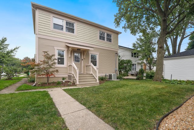 934 Spring Road Elmhurst, IL 60126 - Photo 23 of 27 a view of a house with a backyard