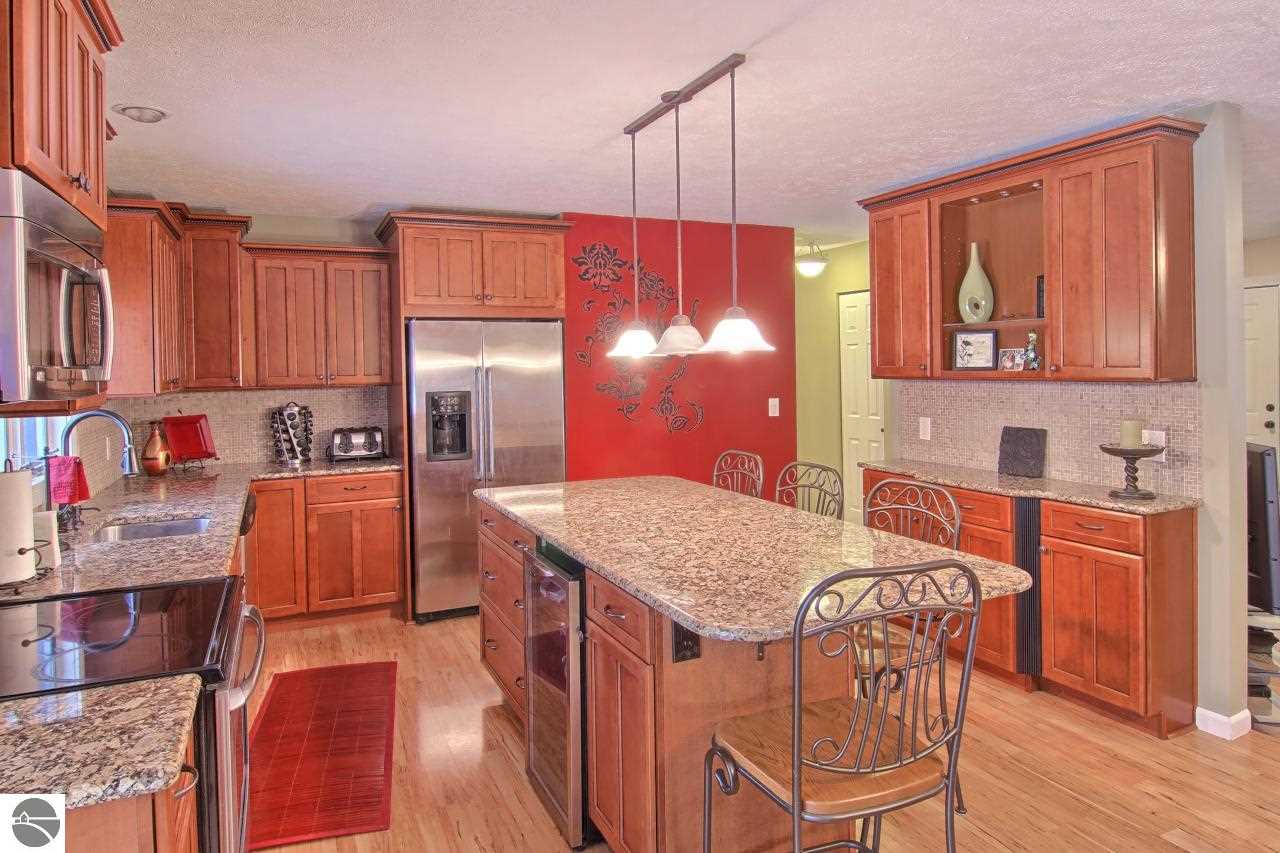 1270 Minkin Road Traverse City, MI 49685 - Photo 4 of 31 1781358-3.JPG